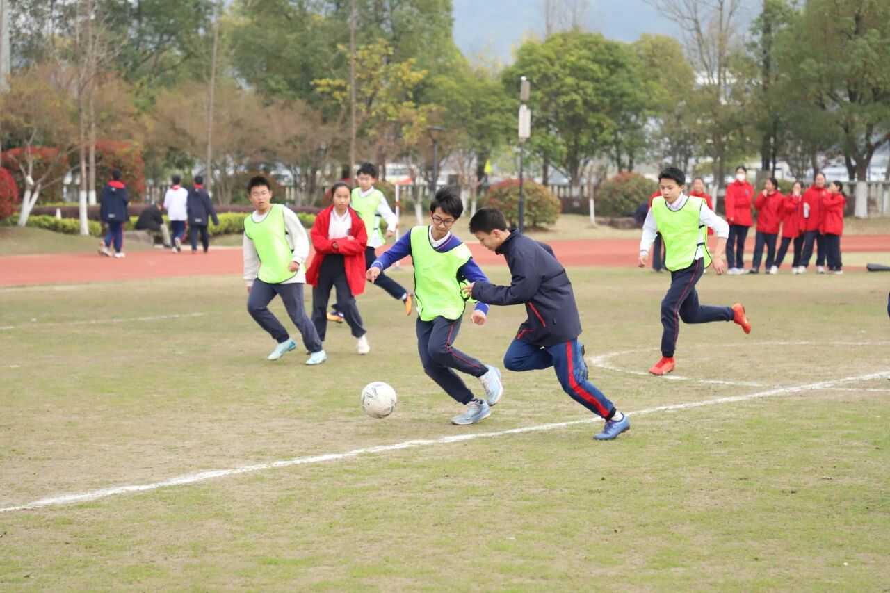 白马湖“校超”启幕:让“身上有汗、眼里有光”成为青春最亮底色